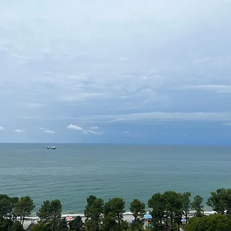 Студия На Двоих С Потрясающим Видом На Море Batum Dış mekan fotoğraf